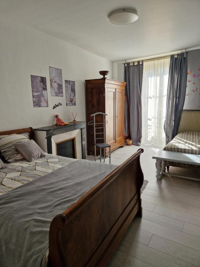 Appartement 120 M² Duplex Coeur Historique Au Calme Le Puy-en-Velay Esterno foto