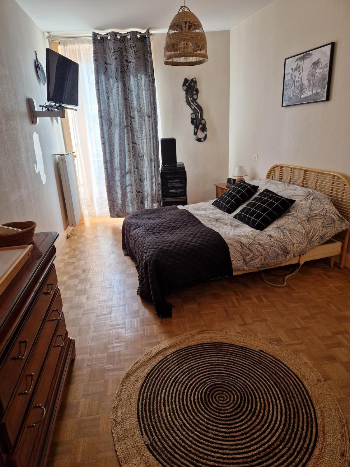 Appartement 120 M² Duplex Coeur Historique Au Calme Le Puy-en-Velay Esterno foto